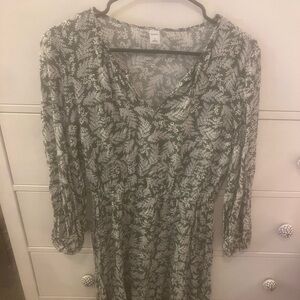 Old Navy Gray and White Sheath Dress with Bishop Sleeves